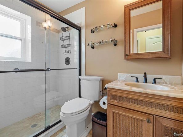 210 Westend Avenue 8B, Freeport NY 11520