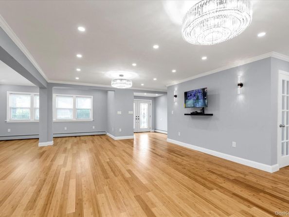 2 Canandaigua Avenue, West Hempstead NY 11552