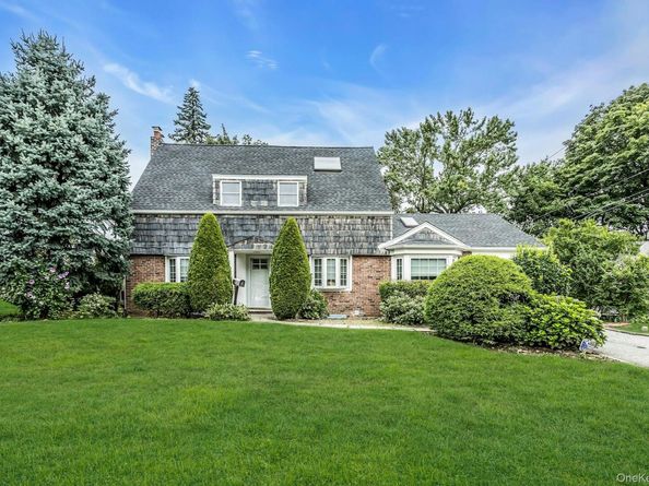 238 Parkside Drive, Roslyn Heights NY 11577