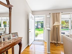 34 Cherry Lane E, Syosset NY 11791
