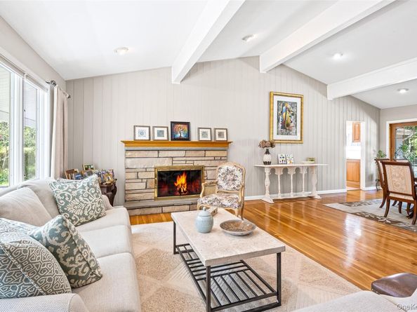 34 Cherry Lane E, Syosset NY 11791