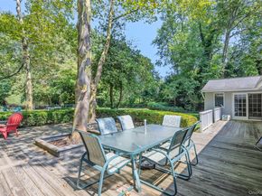 34 Cherry Lane E, Syosset NY 11791