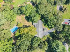 34 Cherry Lane E, Syosset NY 11791
