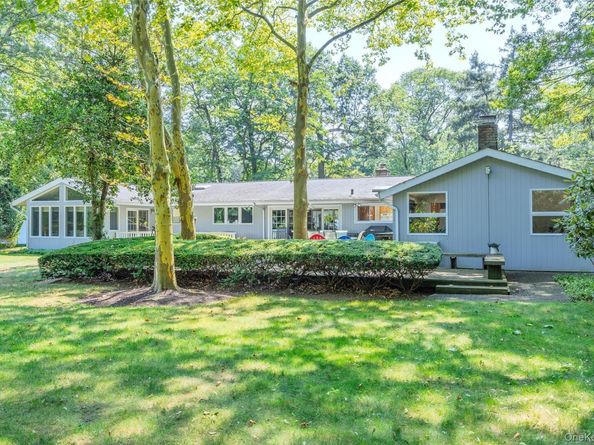 34 Cherry Lane E, Syosset NY 11791