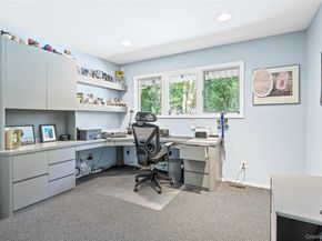 34 Cherry Lane E, Syosset NY 11791