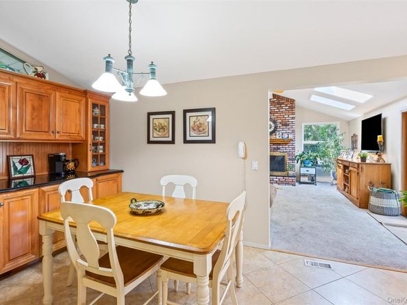 34 Cherry Lane E, Syosset NY 11791
