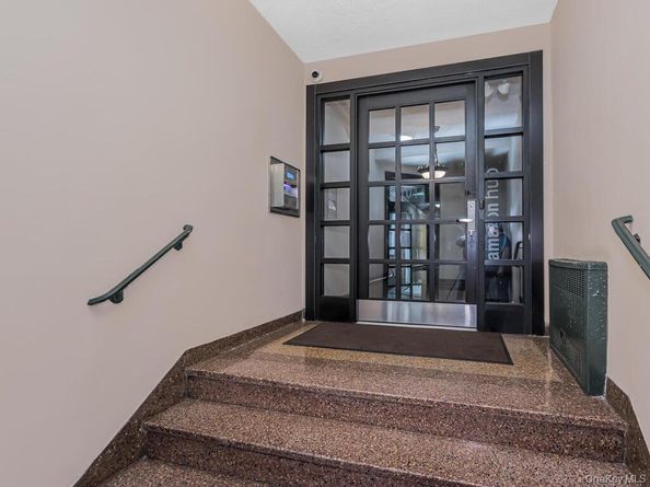 2104 Holland Avenue 4H, Bronx NY 10462