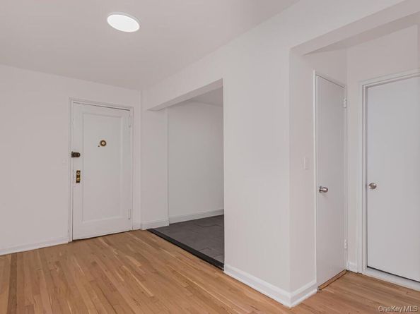 2104 Holland Avenue 4H, Bronx NY 10462