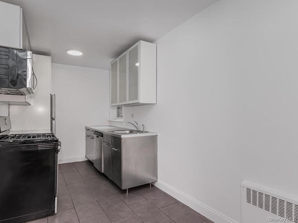 2104 Holland Avenue 4H, Bronx NY 10462