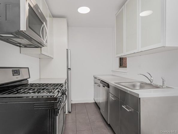 2104 Holland Avenue 4H, Bronx NY 10462