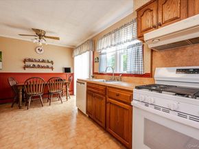 225 Granada Parkway, Lindenhurst NY 11757