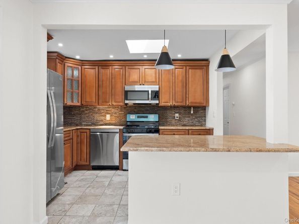 109 Remington Avenue, Selden NY 11784