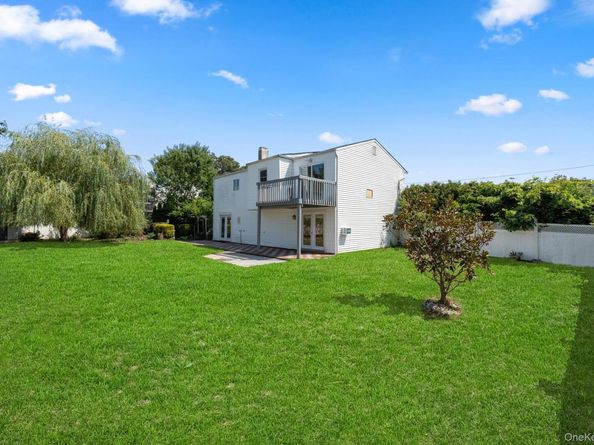 109 Remington Avenue, Selden NY 11784