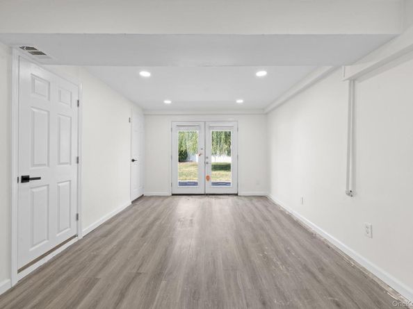 109 Remington Avenue, Selden NY 11784
