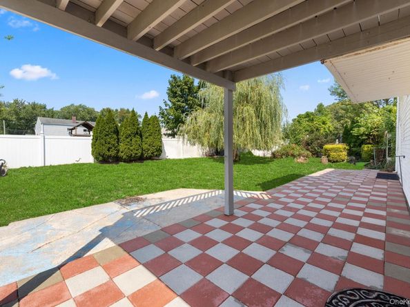 109 Remington Avenue, Selden NY 11784