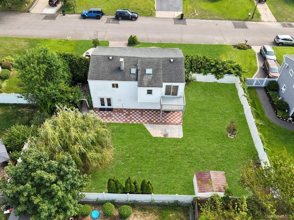 109 Remington Avenue, Selden NY 11784