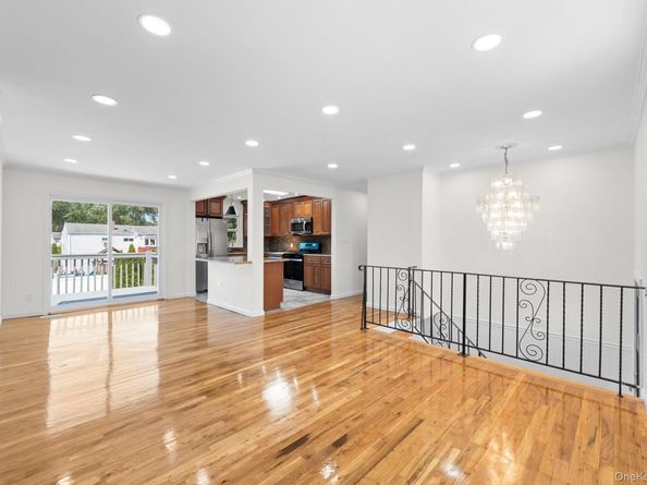 109 Remington Avenue, Selden NY 11784