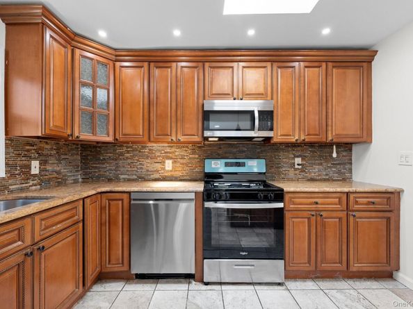 109 Remington Avenue, Selden NY 11784