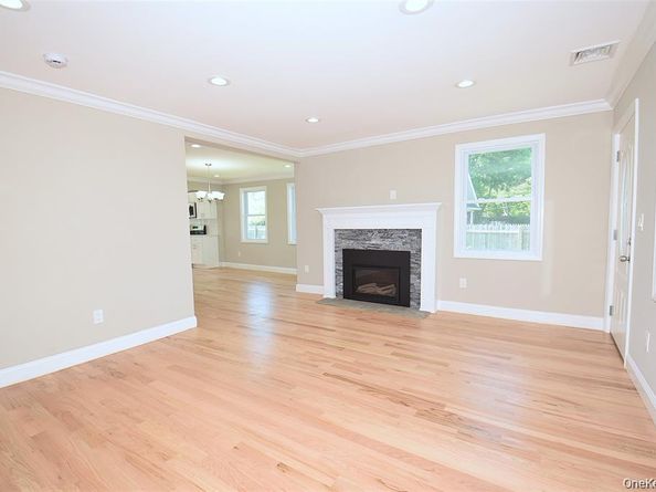 7600 Main Road, East Marion NY 11939