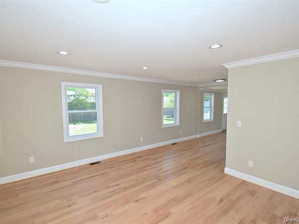 7600 Main Road, East Marion NY 11939