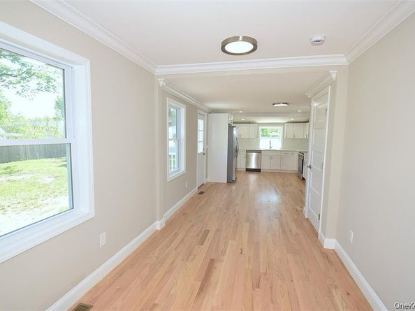 7600 Main Road, East Marion NY 11939