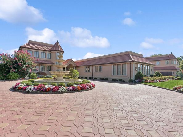 30 Heron Drive, Hewlett Bay Park NY 11557