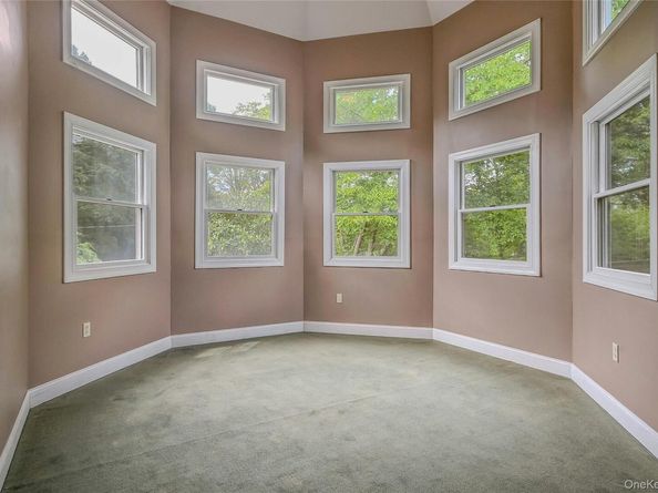 4 Skunk Hollow Road, Huntington NY 11743