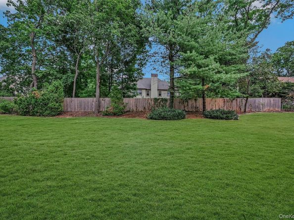 4 Skunk Hollow Road, Huntington NY 11743