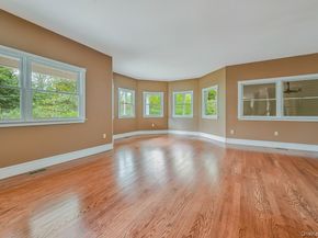 4 Skunk Hollow Road, Huntington NY 11743