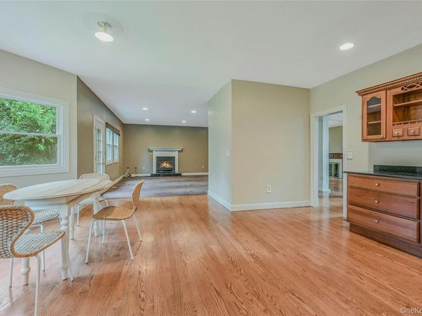 4 Skunk Hollow Road, Huntington NY 11743
