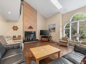 10 Sandalwood Court, Hampton Bays NY 11946