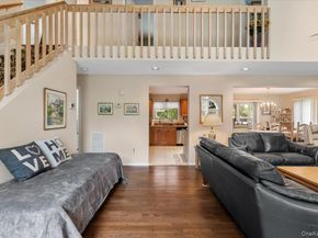 10 Sandalwood Court, Hampton Bays NY 11946