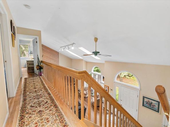 10 Sandalwood Court, Hampton Bays NY 11946
