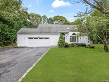 10 Sandalwood Court