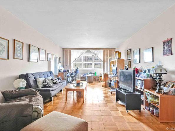 66-36 Yellowstone Boulevard 10A, Forest Hills NY 11375