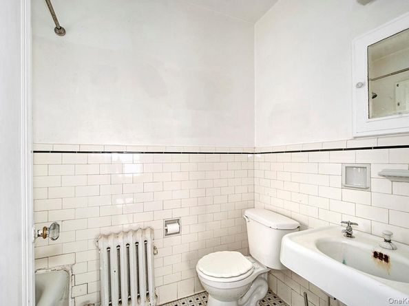 232 Chatterton Parkway, White Plains NY 10606