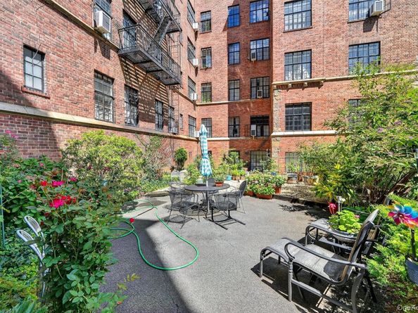 2 Westchester Avenue 3Q, White Plains NY 10601
