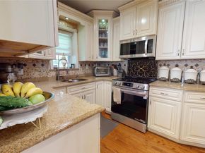 14 Plymouth Street, New Hyde Park NY 11040