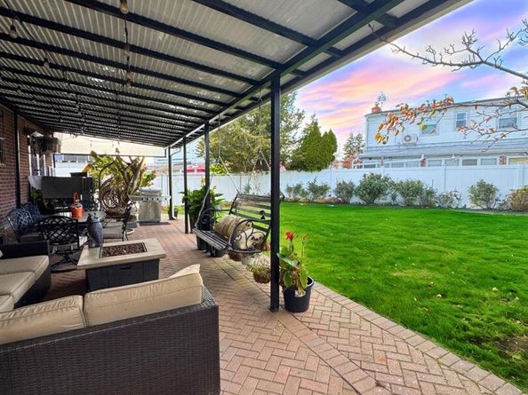 14 Plymouth Street, New Hyde Park NY 11040