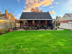 14 Plymouth Street, New Hyde Park NY 11040