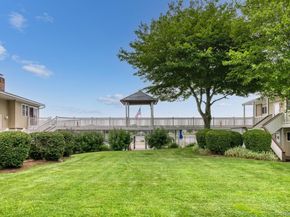 61 W Tiana Road 6, Hampton Bays NY 11946