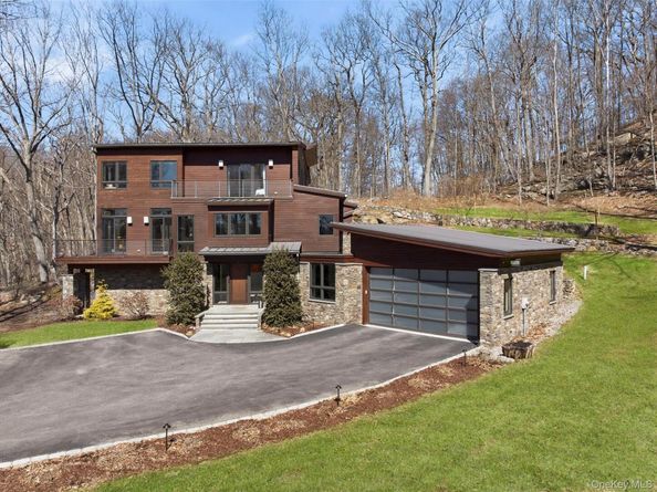 2 Lakeridge Drive, Armonk NY 10504