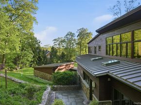 2 Lakeridge Drive, Armonk NY 10504