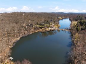 2 Lakeridge Drive, Armonk NY 10504