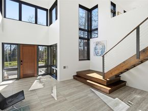 2 Lakeridge Drive, Armonk NY 10504