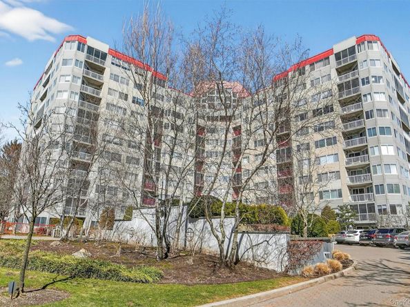10 Stewart Place 3FE, White Plains NY 10603