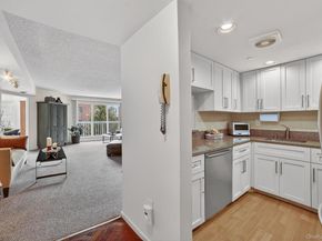 10 Stewart Place 3FE, White Plains NY 10603