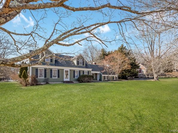 43 Farm Road N, Wading River NY 11792