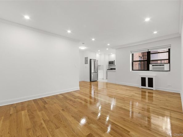 25-10 31st Avenue 3K, Astoria NY 11106