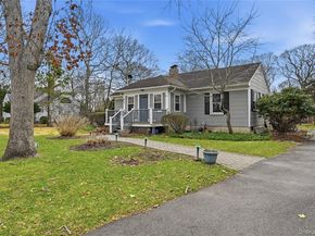 21 King Street, Hampton Bays NY 11946
